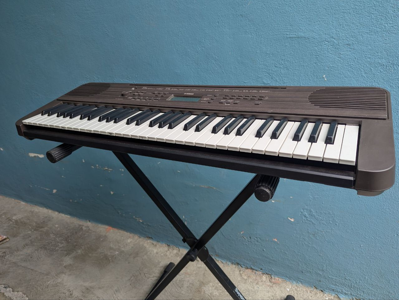 Teclado Yamaha PSR e360