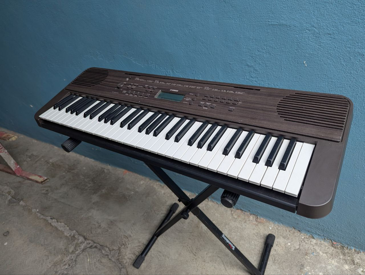 Teclado Yamaha PSR e360