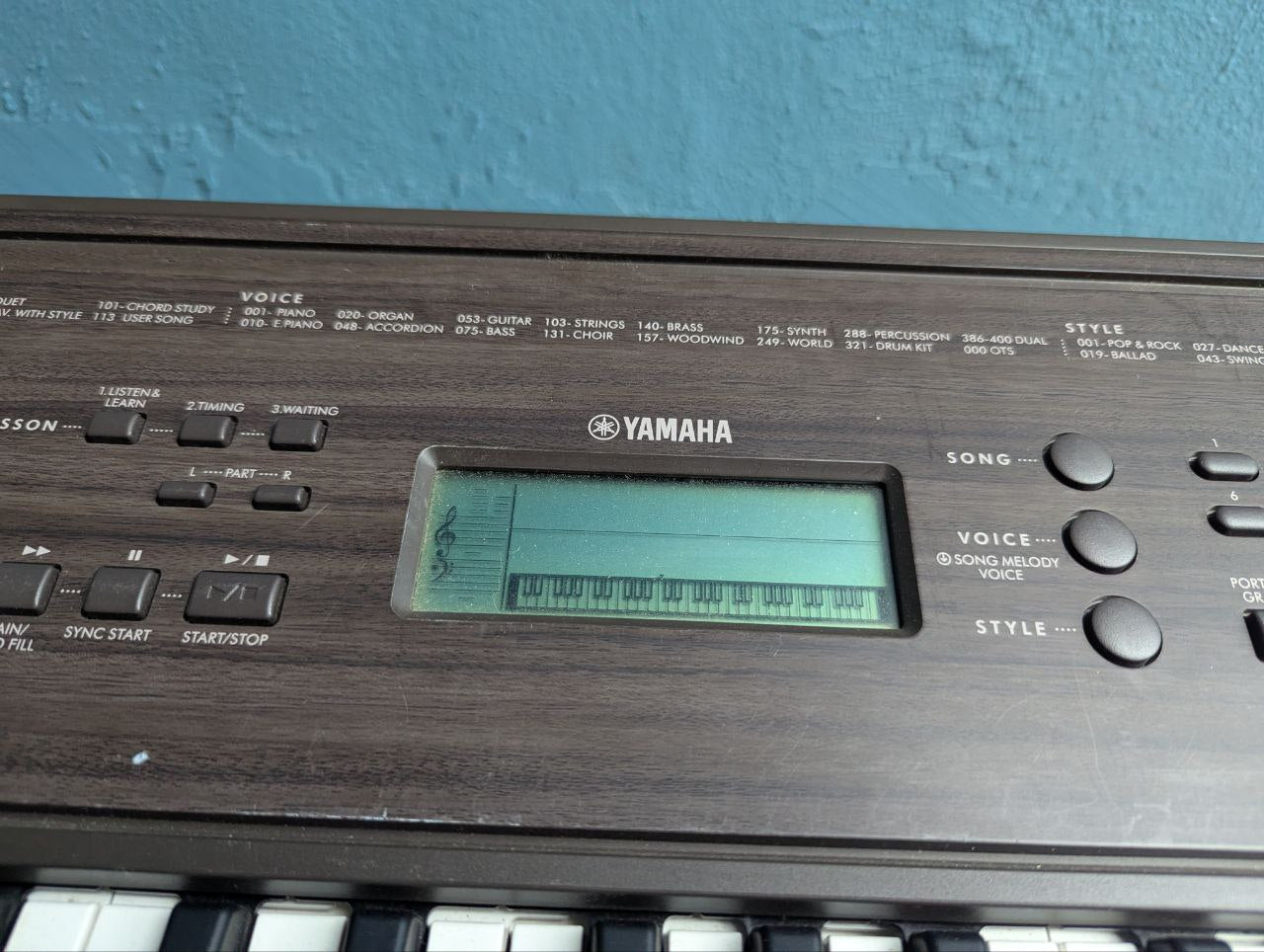 Teclado Yamaha PSR e360