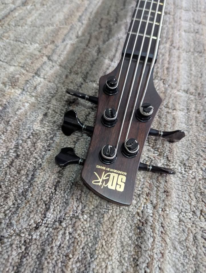 Bajo elecrico 5 cuerdas ativo Premium Ibanez SR1065B (USADO)