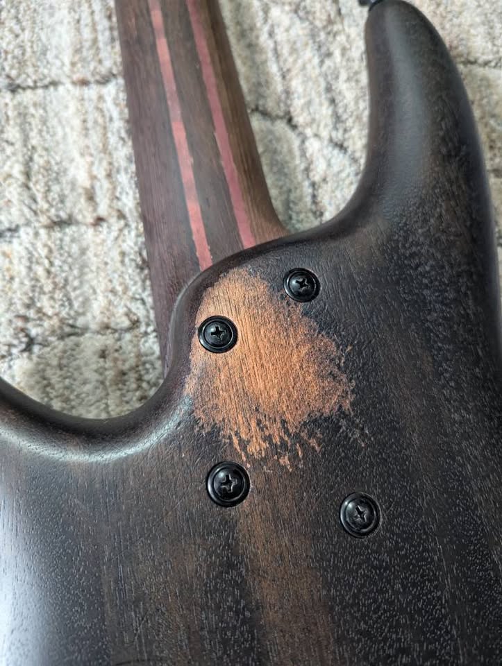 Bajo elecrico 5 cuerdas ativo Premium Ibanez SR1065B (USADO)