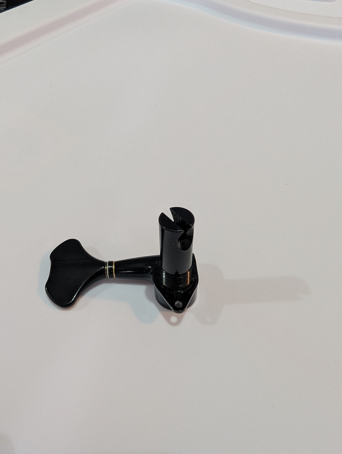 Clavija Individual Gotoh GB707 Negro - Lado derecho