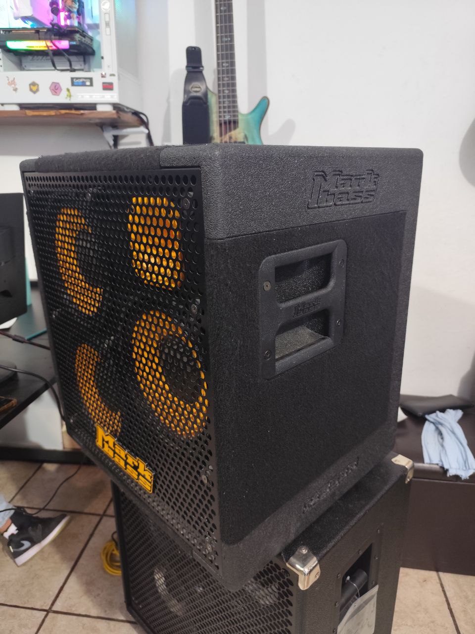 Gabinete para Bajo electrico Markbass 3x10 600 watts @6ohms MB58R Energy
