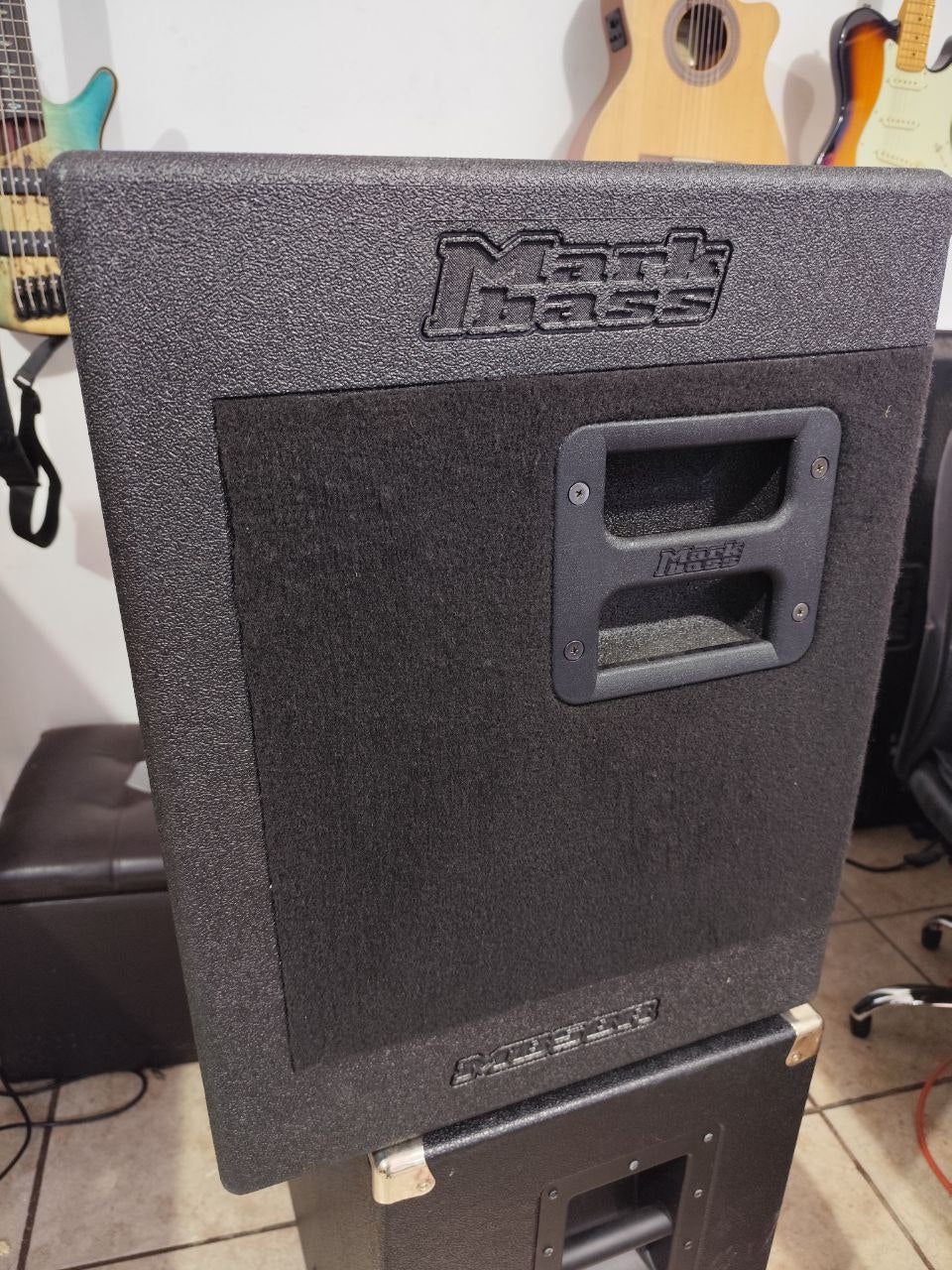 Gabinete para Bajo electrico Markbass 3x10 600 watts @6ohms MB58R Energy