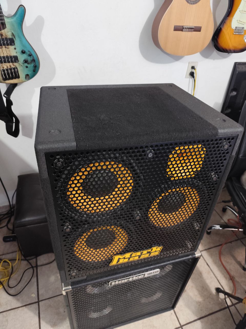 Gabinete para Bajo electrico Markbass 3x10 600 watts @6ohms MB58R Energy